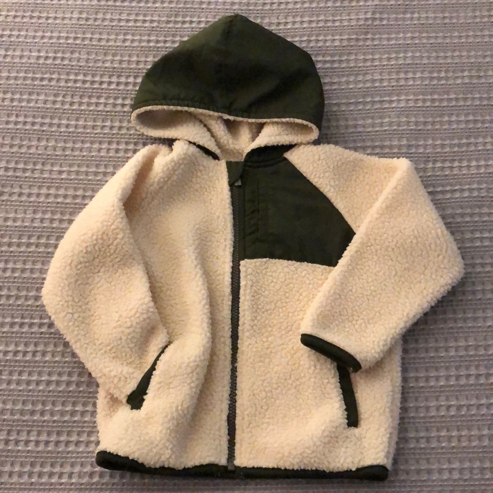 3T 2-tone fleece jacket with 3 functioning pockets